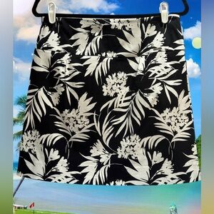 NWOT S.C. & Co. Black Print Golf/Tennis Skort with 360 Tummy Control  Si…